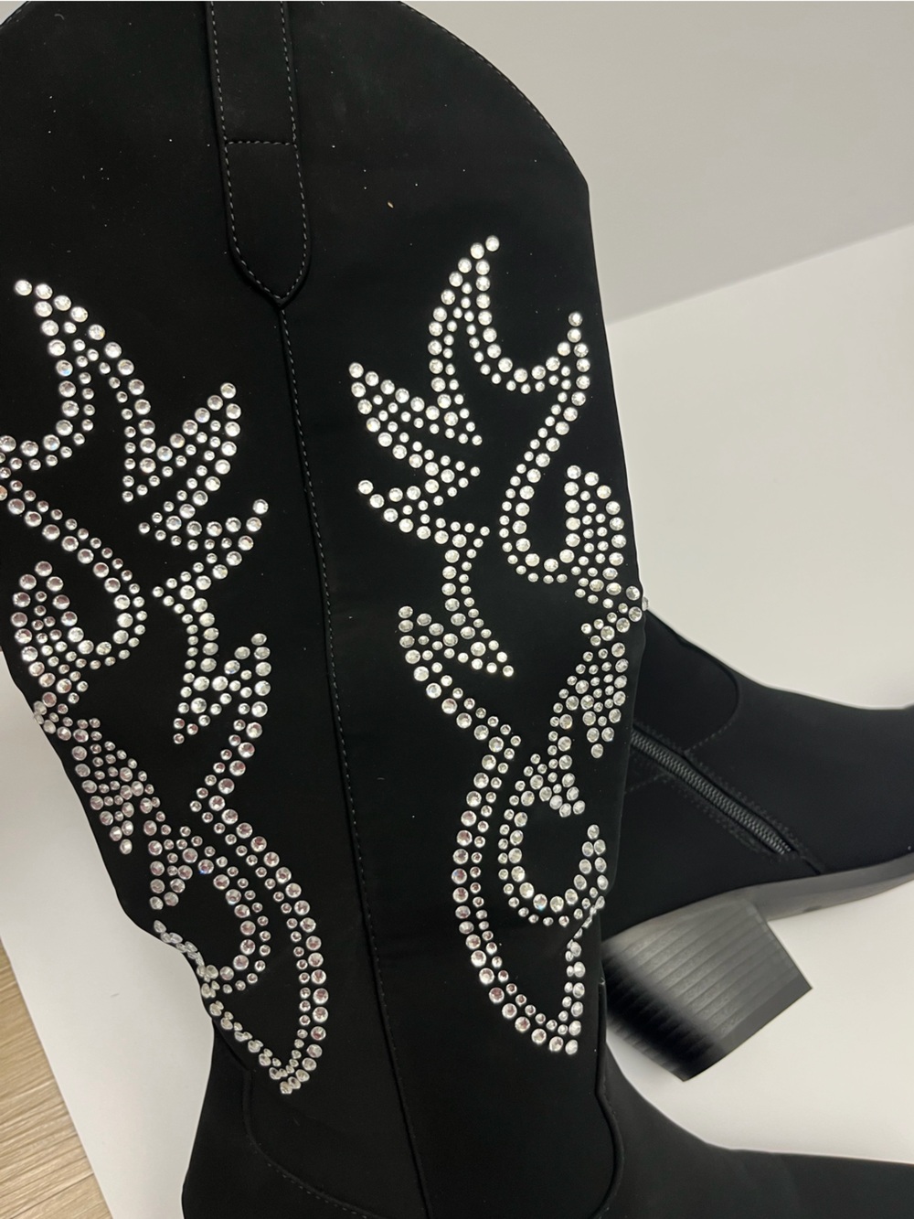 NWT ⚜️🖤⚜️ Western Cowboy Boots with Rhinestone Embroidery - Picture 9 of 14